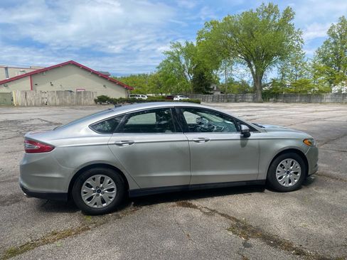 Used 2013 Ford Fusion S FWD image 6