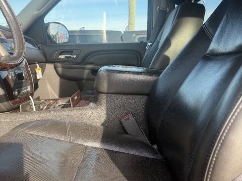 Used 2011 GMC Sierra 2500 Denali w/ Snow Plow Prep Package AWD/4WD image 3