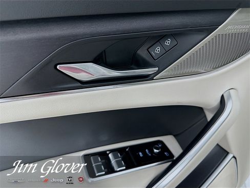 Used 2024 Jaguar F-PACE R-Dynamic S image 22