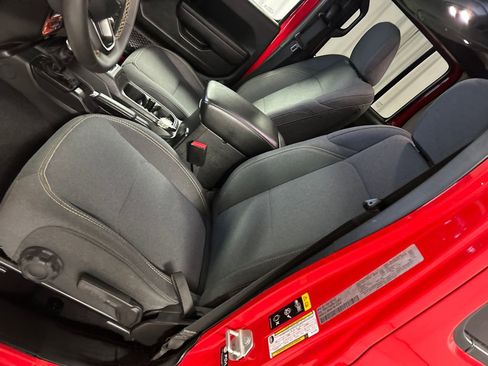 Used 2024 Jeep Gladiator Willys image 12