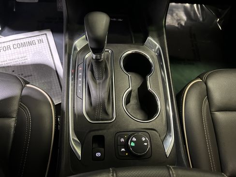 Used 2023 Chevrolet Traverse Premier w/ Redline Edition image 23