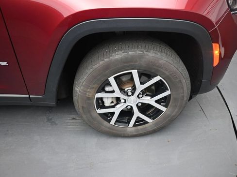 Used 2023 Jeep Grand Cherokee Limited AWD/4WD image 11