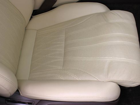 Used 2018 Lexus LS 500 w/ Luxury Package RWD image 52