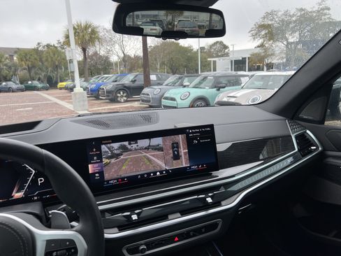 Used 2025 BMW X5 sDrive40i w/ M Sport Package image 30