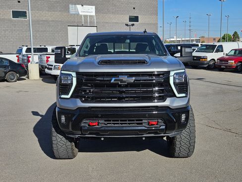 Used 2025 Chevrolet Silverado 3500 LT w/ Trail Boss Package AWD/4WD image 9