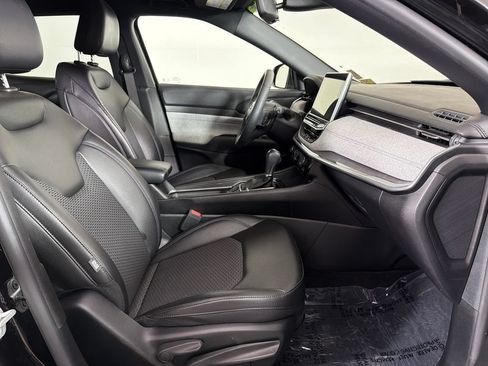 Used 2023 Jeep Compass Latitude AWD/4WD image 19