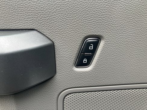 Used 2016 Ford F150 XLT w/ Trailer Tow Package image 14