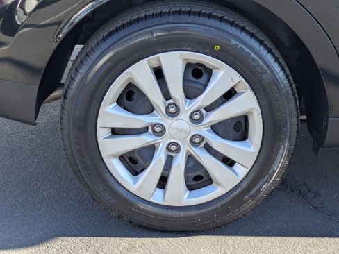 Used 2023 Kia Soul LX image 9