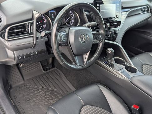 Used 2024 Toyota Camry SE image 14