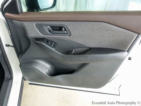 Used 2023 Nissan Rogue S image 23