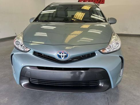Used 2016 Toyota Prius V Four FWD image 8