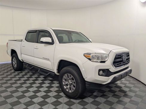 Used 2019 Toyota Tacoma SR5 RWD image 3
