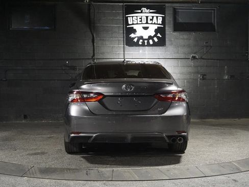 Used 2022 Toyota Camry SE FWD image 6