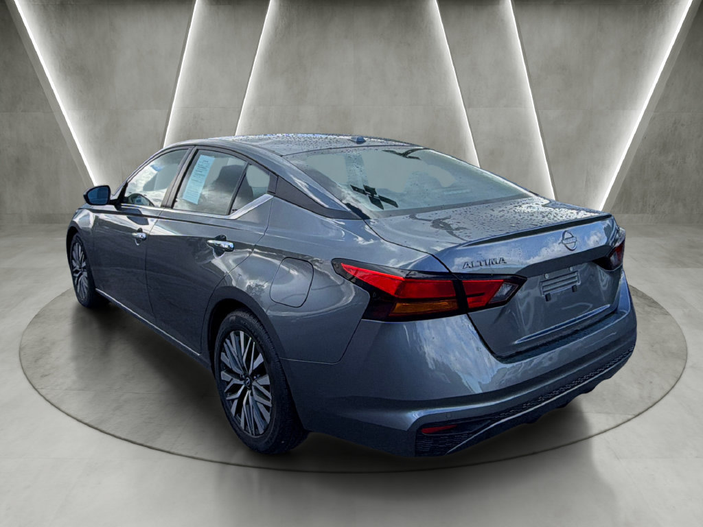 Used 2024 Nissan Altima 2.5 SV FWD image 5