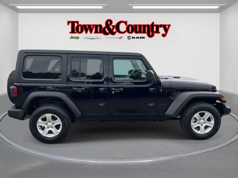 Used 2022 Jeep Wrangler Unlimited Sport AWD/4WD image 5