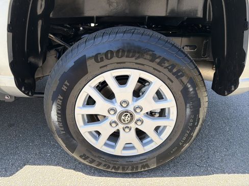 Used 2024 Toyota Tacoma SR5 w/ SR5 Upgrade Package image 19