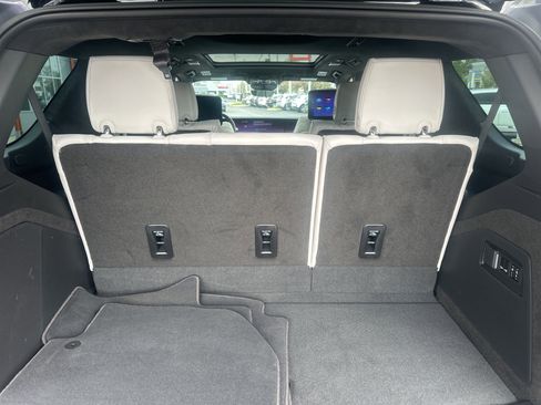 Used 2026 Cadillac Escalade Platinum Sport w/ LPO, ONYX Package image 36