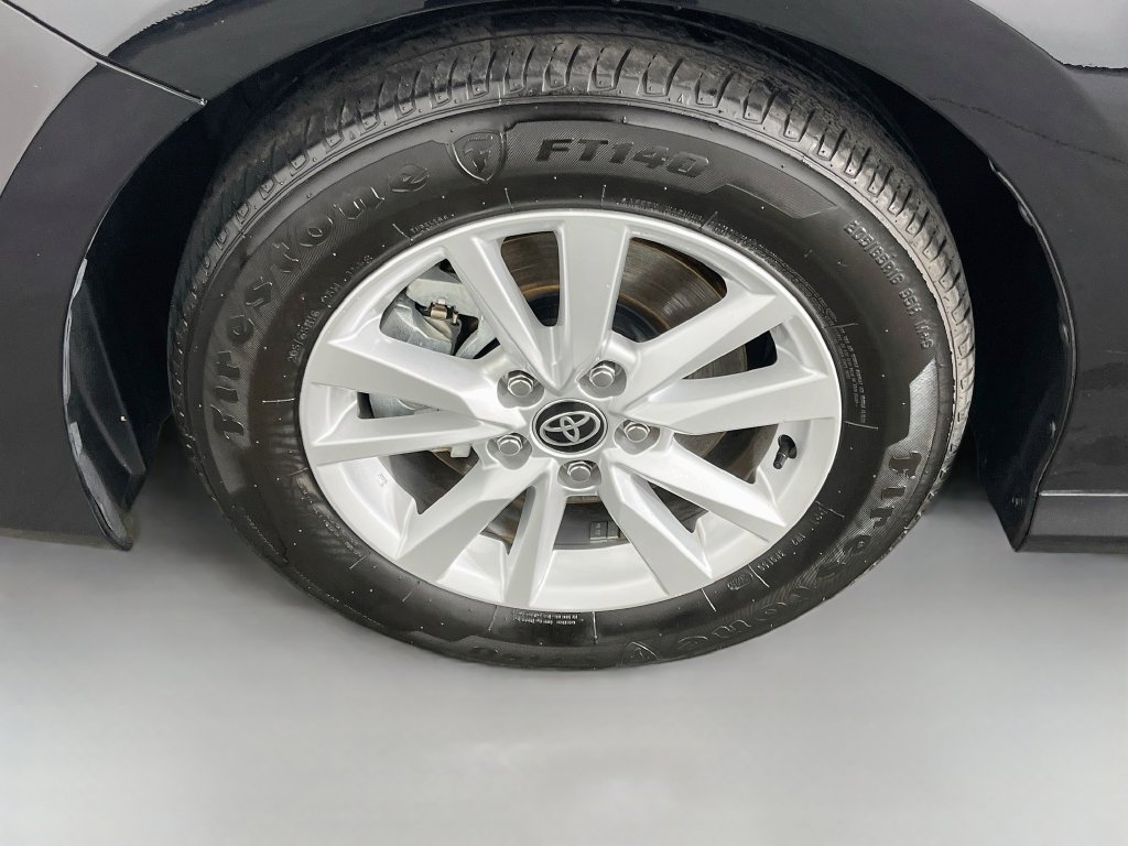 Used 2025 Toyota Camry LE w/ Convenience Package FWD image 30