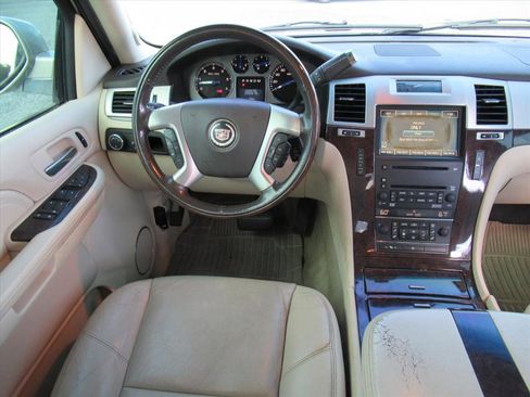 Used 2008 Cadillac Escalade EXT image 15