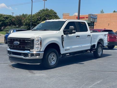 Used 2024 Ford F250 XL w/ FX4 Off-Road Package image 3