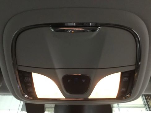 Used 2022 Jeep Cherokee Limited image 36