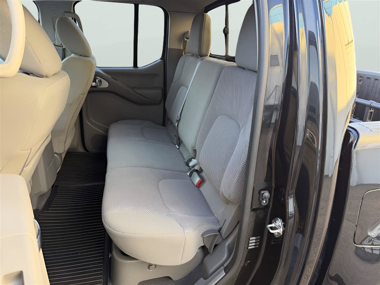 Used 2020 Nissan Frontier SV w/ Midnight Edition Floor Mats AWD/4WD image 16