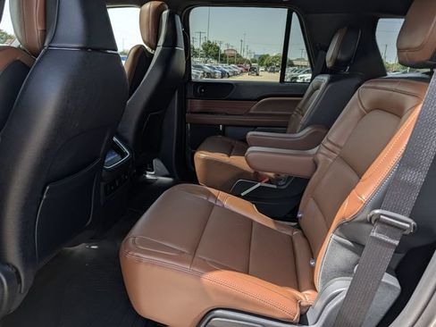 Used 2024 Lincoln Navigator Reserve AWD/4WD image 29