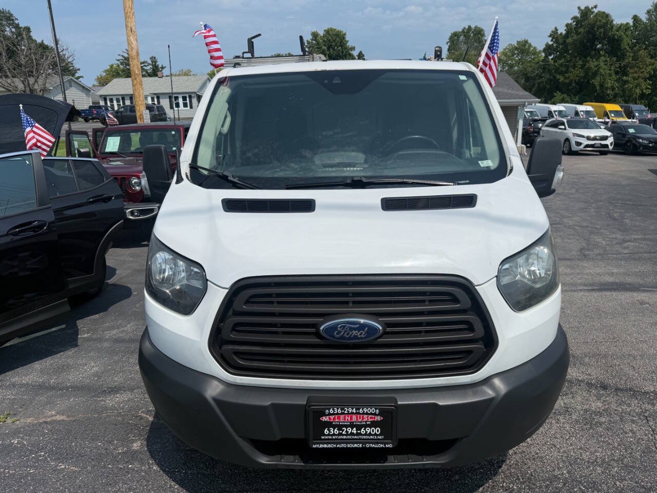 Used 2017 Ford Transit 250 130 Low Roof RWD image 3