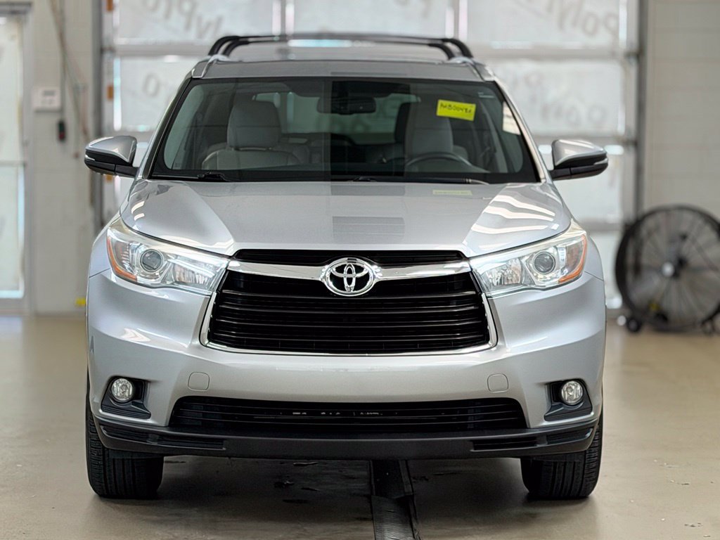 Used 2015 Toyota Highlander XLE AWD/4WD image 2