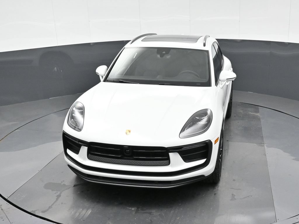 Certified 2026 Porsche Macan AWD/4WD image 33
