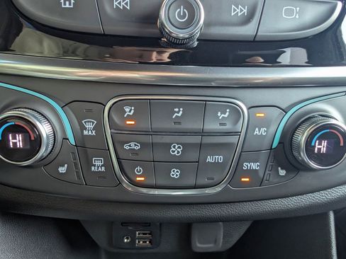 Certified 2023 Chevrolet Traverse LT w/ LT Premium Package image 24