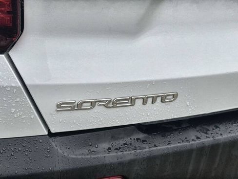 Used 2023 Kia Sorento LX FWD image 31