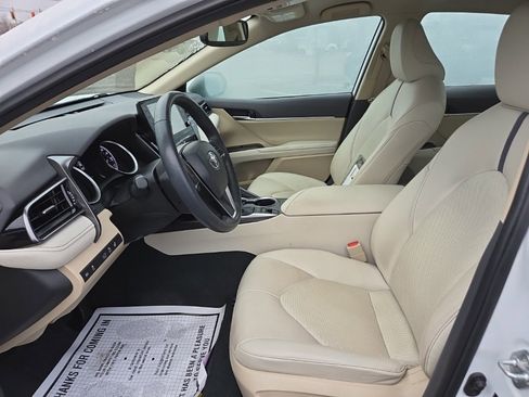 Used 2023 Toyota Camry XLE image 14
