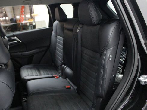 New 2026 Mitsubishi Outlander SE image 25