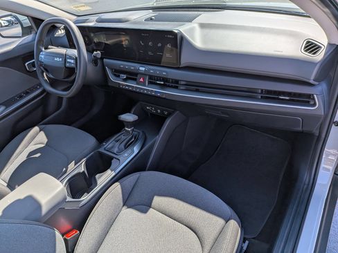 Used 2025 Kia K4 FWD image 36