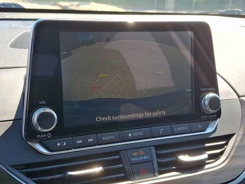 Used 2023 Nissan Altima 2.5 SV AWD/4WD image 4