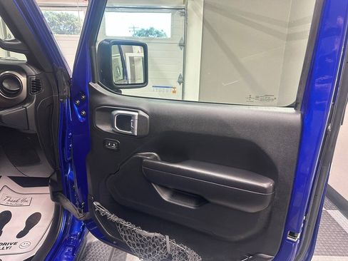 Used 2018 Jeep Wrangler Sport AWD/4WD image 27