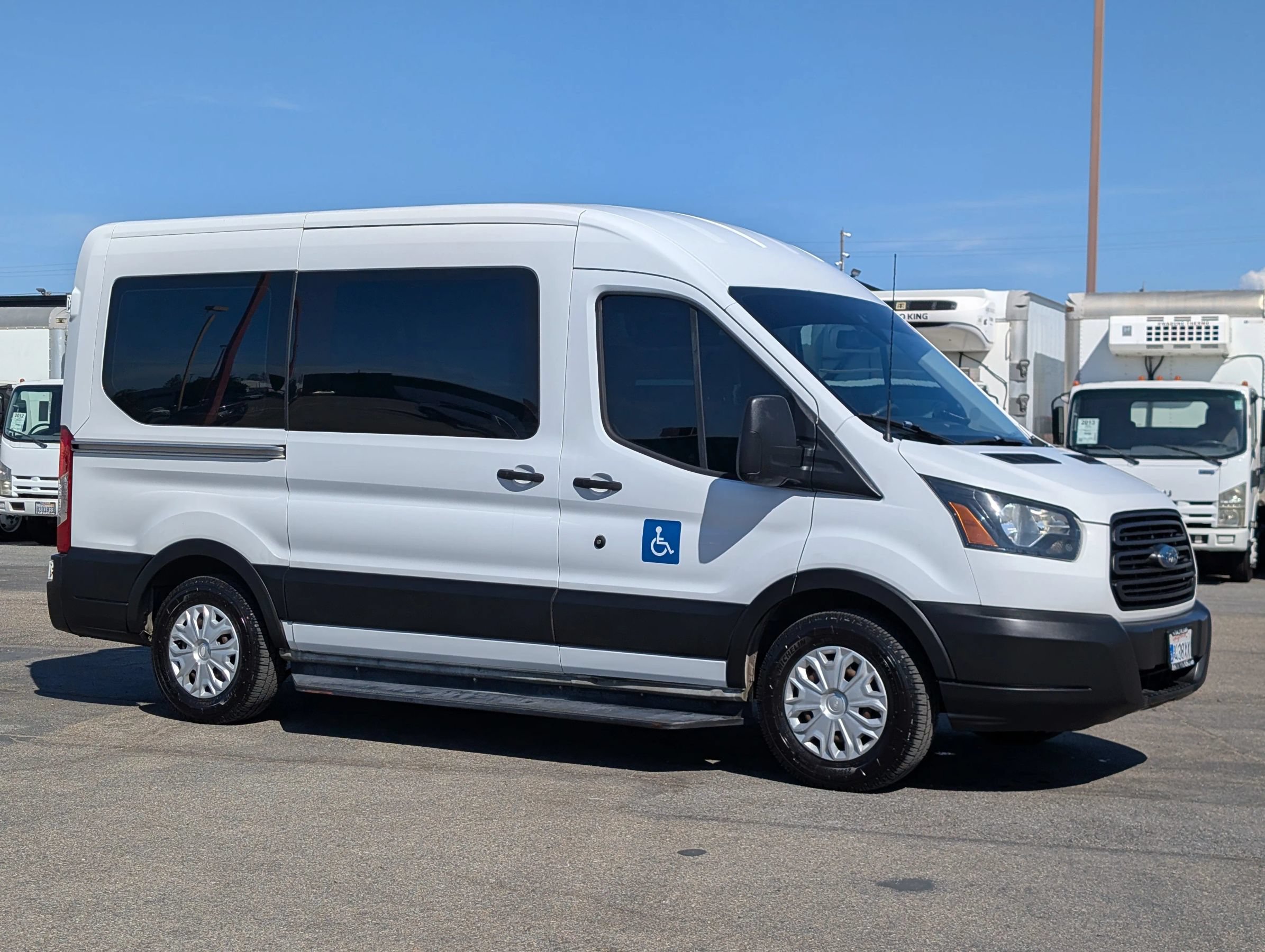 Used 2019 Ford Transit 150 130 Medium Roof RWD image 2