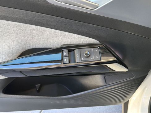 Certified 2024 Volkswagen ID.4 2WD image 18