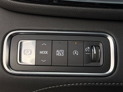 Certified 2025 Buick Enclave Preferred image 24