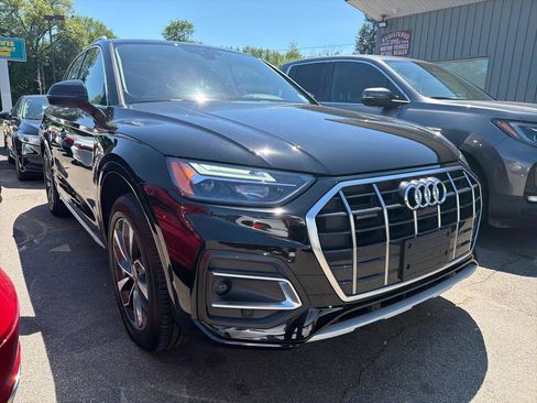 Used 2021 Audi Q5 2.0T Premium Plus w/ Premium Plus Package AWD/4WD image 3