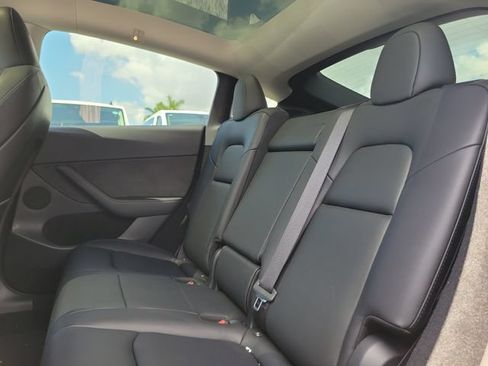 Used 2024 Tesla Model Y 2WD image 13