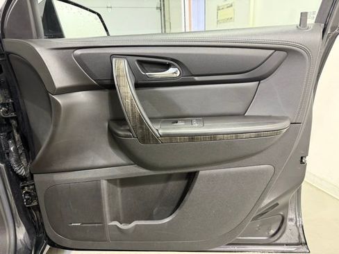 Used 2015 GMC Acadia SLT image 27