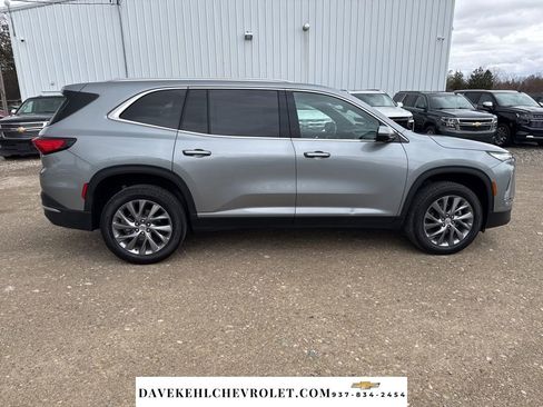 Used 2025 Buick Enclave Preferred w/ Power Package image 6