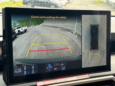Used 2025 Toyota 4Runner Limited AWD/4WD image 18