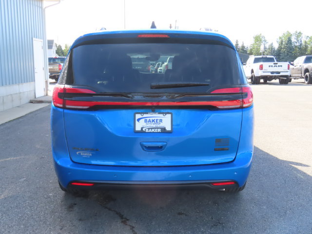 New 2027 Chrysler Pacifica Select AWD/4WD image 9