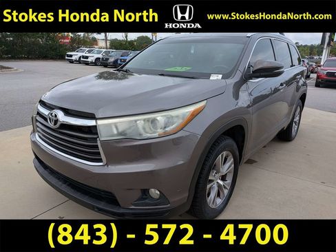 Used 2015 Toyota Highlander XLE FWD image 7