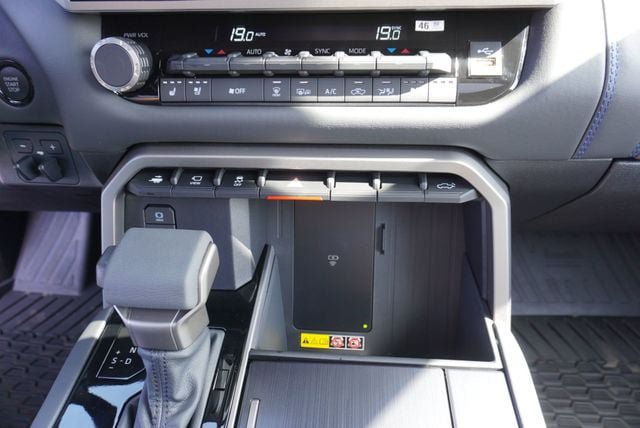 Used 2026 Toyota Tundra Platinum AWD/4WD image 43