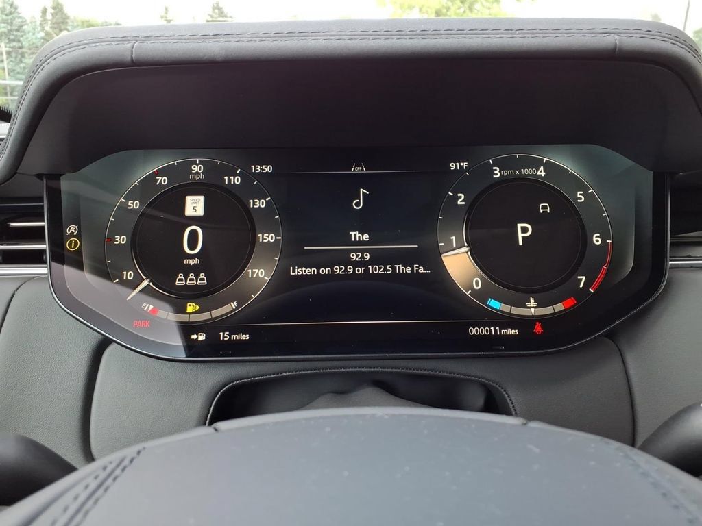 New 2026 Land Rover Range Rover SE AWD/4WD image 13
