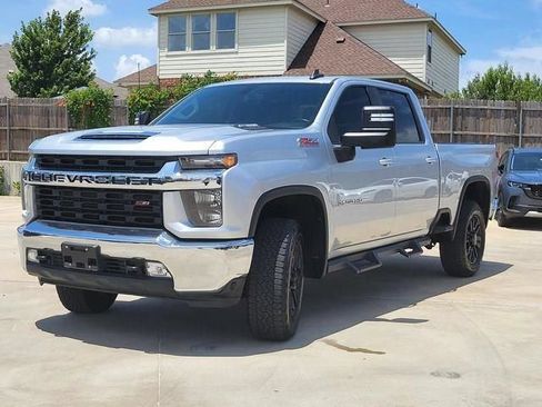 Used 2023 Chevrolet Silverado 2500 LT w/ Convenience Package AWD/4WD image 2